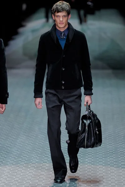 Look 24